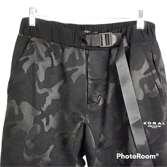 Koral black camo print pants attached adjustable belt nwot - Picture 3 of 7